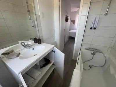 Salle de bains dans l'établissement Logement proche Aéroport Nantes