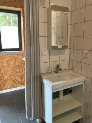 Salle de bains dans l'établissement Chambre calme et spacieuse pour amoureux de la nature