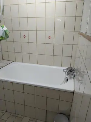 Salle de bains dans l'établissement tente insolite