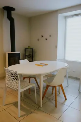 Coin salon dans l'établissement Cozy house with garden, comfort for 6 people