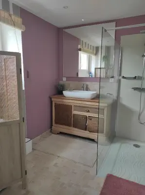 Salle de bains dans l'établissement Calme et reposant