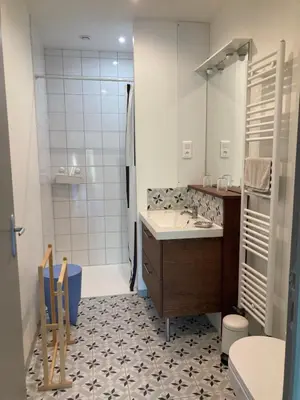 Salle de bains dans l'établissement Petit Gîte 2 - 4 personnes