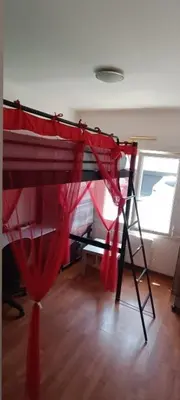 Un ou plusieurs lits dans un hébergement de l'établissement logement calme