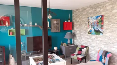 Télévision ou salle de divertissement dans l'établissement Maison pour 4 personnes au cœur du vignoble Nantais