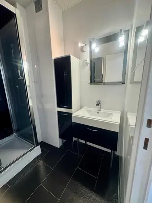 Salle de bains dans l'établissement Mauves et Marées plage à 300m