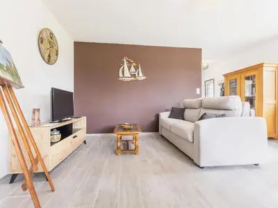 Télévision ou salle de divertissement dans l'établissement Gîte calme près de Pornic avec wifi et animaux admis - FR-1-306-1311