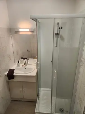 Salle de bains dans l'établissement Bienvenue chez nous !