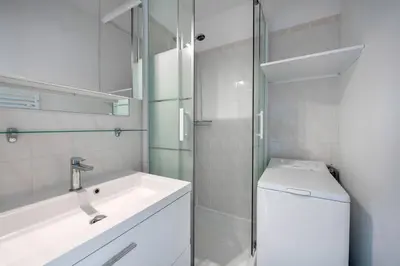Salle de bains dans l'établissement Face Mer, appartement pour 4 personnes