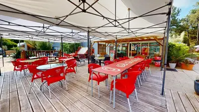 Restaurant ou autre lieu de restauration dans l'établissement Le Grand Large