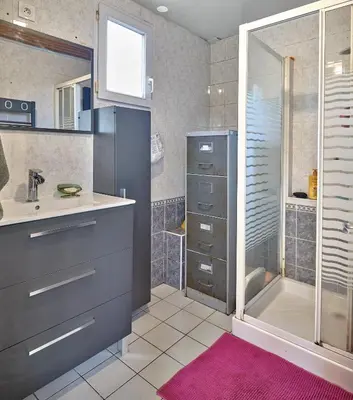 Salle de bains dans l'établissement La Résidence AKWABA