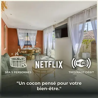 Télévision ou salle de divertissement dans l'établissement Maison - Spa - Parking - Jardin - 7p