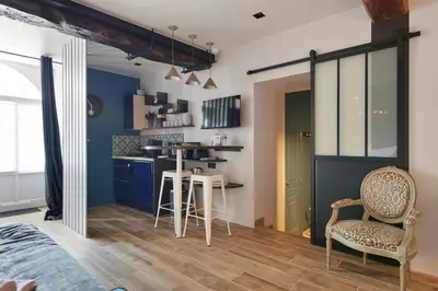 Cuisine ou kitchenette dans l'établissement L'Echoppe - Charmant studio au cœur de Clisson