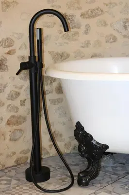 Salle de bains dans l'établissement Gîte La Loge Ligeron