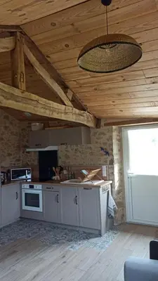 Cuisine ou kitchenette dans l'établissement Gîte La Loge Ligeron