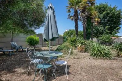 Jardin de l'établissement Villa pour 15 à 700m de la plage