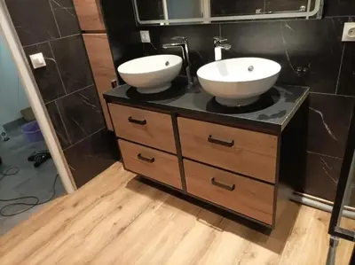 Salle de bains dans l'établissement Maison charme à Mauléon avec jardin privé