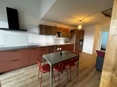 Cuisine ou kitchenette dans l'établissement Maison pilotis 6 pers 50m mer