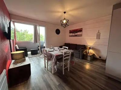 Coin salon dans l'établissement Appartement moderne 4 pers. avec parking à Saint-Hilaire-de-Riez - FR-1-224C-358