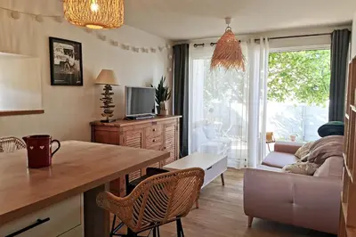 Cuisine ou kitchenette dans l'établissement Appartement T2 avec jardin proche plage