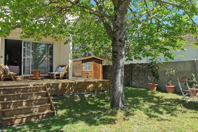 Jardin de l'établissement Appartement T2 avec jardin proche plage