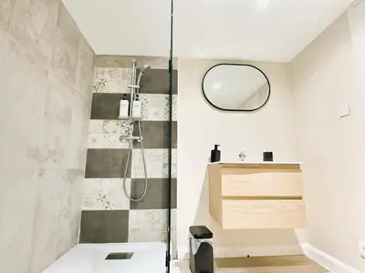 Salle de bains dans l'établissement Studio cosy refait à neuf - proche aéroport et tram