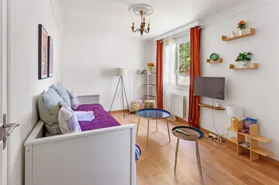 Télévision ou salle de divertissement dans l'établissement l'orée de Sautron