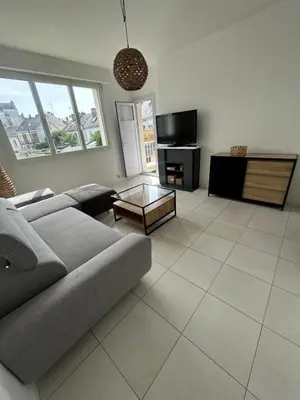 Télévision ou salle de divertissement dans l'établissement Appartement centre ville et proche mer