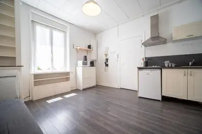 Cuisine ou kitchenette dans l'établissement Studio lumineux et fonctionnel Nantes