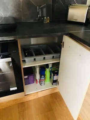 Cuisine ou kitchenette dans l'établissement Appartement - LES COMBLES DU CHATEAU DES MARAIS - Avec vue sur le lac - POUR 2 à 5 PERSONNES