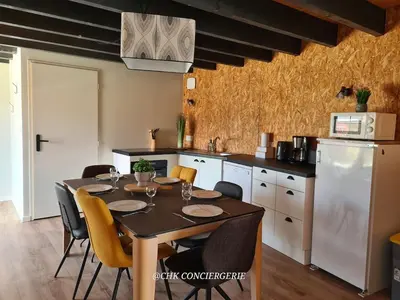 Cuisine ou kitchenette dans l'établissement La Grange Gîte avec piscine proche Puy duFou
