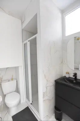 Salle de bains dans l'établissement Studio calme avec extérieur et entrée autonome