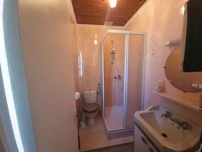 Salle de bains dans l'établissement maison mer et soleil