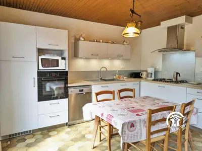 Cuisine ou kitchenette dans l'établissement Chez l'ami