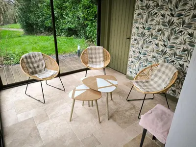 Coin salon dans l'établissement La Maison Bleue