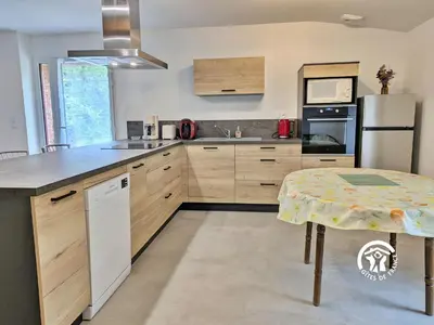 Cuisine ou kitchenette dans l'établissement Gîte du Hérisson, 6 personnes