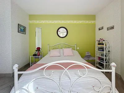 Un ou plusieurs lits dans un hébergement de l'établissement Holiday Home Villa Sel et Pins by Interhome