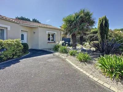 Jardin de l'établissement Holiday Home Villa Sel et Pins by Interhome