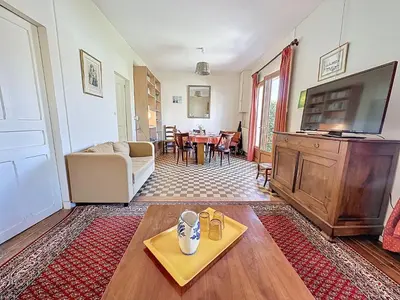 Télévision ou salle de divertissement dans l'établissement Holiday Home Les Ajoncs by Interhome
