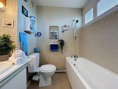 Salle de bains dans l'établissement Studio Mer & Soleil-3 by Interhome