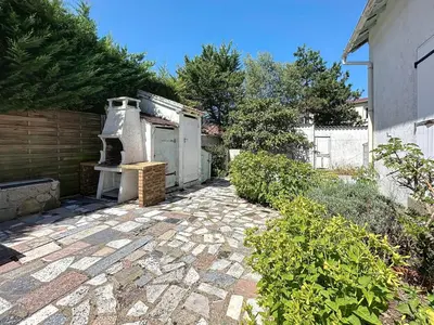 Jardin de l'établissement Holiday Home Brin de Muguet by Interhome