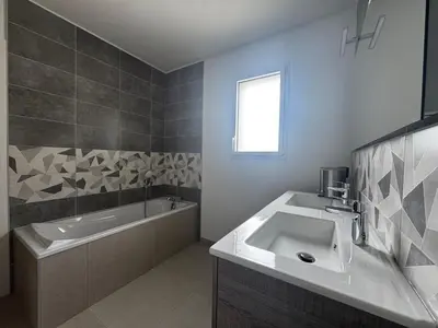 Salle de bains dans l'établissement Gîtes La Pagaille