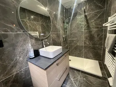 Salle de bains dans l'établissement Appartement 2 personnes - Angers