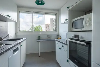 Cuisine ou kitchenette dans l'établissement La Belle Étape - Grand T5 à Cholet