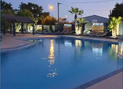 Piscine de l'établissement Mobilhome 2 sdb, barbecue, proche mer, piscine ou située à proximité