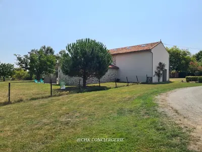 Jardin de l'établissement La Dorgisière - Ferme du XVIIe rénovée, grand jardin arboré à 15 min du Puy duFou