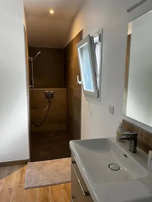 Salle de bains dans l'établissement Maison 80 m2 à 5mn de Nantes