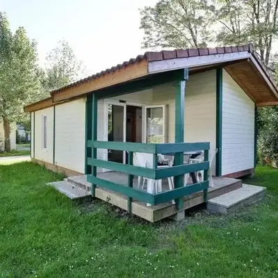Chalet 2 chambres avec terrasse aux Achards - API-1-52-686