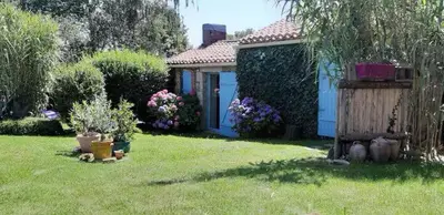 Jardin de l'établissement Gîte Le Temps d'Une Vie