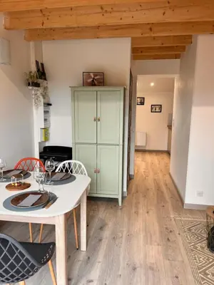 Cuisine ou kitchenette dans l'établissement Aux Pas Sages, 4 logements mitoyens, proche mer
