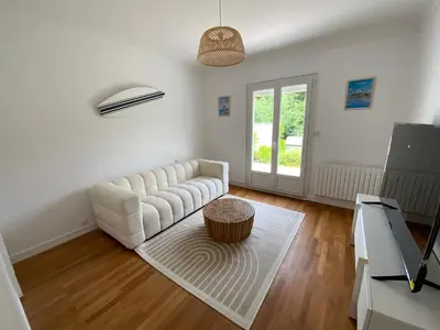 Télévision ou salle de divertissement dans l'établissement Maison Saint Marc sur Mer